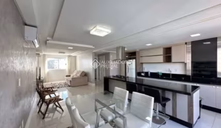 Apartamento com 3 quartos para alugar na Rua Isidoro Caetano, 190, Pioneiros, Balneário Camboriú, 122 m2 por R$ 12.000