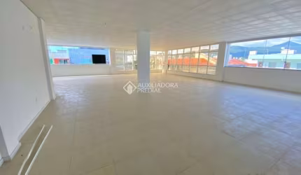 Ponto comercial para alugar na Rua Madrid, 308, Santa Regina, Camboriú, 206 m2 por R$ 5.000