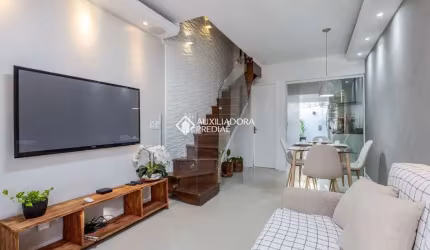 Casa em condomínio fechado com 2 quartos para alugar na Avenida Guilherme Schell, 1250, Rio Branco, Canoas, 76 m2 por R$ 2.600