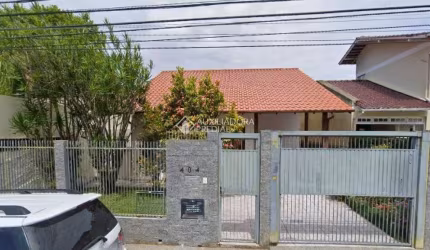 Casa em condomínio fechado com 3 quartos para alugar na Rua Joe Collaço, 404, Santa Mônica, Florianópolis, 110 m2 por R$ 6.800