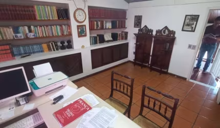 Casa para Venda em Salvador, Itaigara, 3 dormitórios, 1 suíte, 3 banheiros, 2 vagas