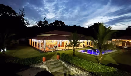 Casa para Venda em Mata de São João, Centro - Mata de São João, 4 dormitórios, 4 suítes, 6 banheiros, 4 vagas