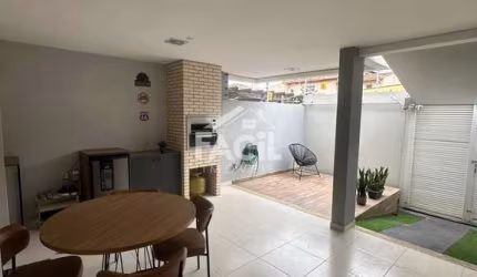 Casa de Condomínio em Jardim Guadalajara  -  Vila Velha