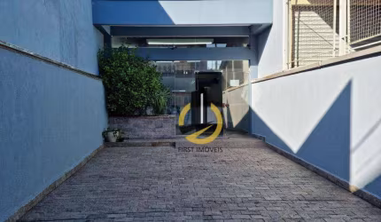 Salão comercial à venda - 165m² (construção) - 2 banheiros - cozinha - 4 vagas - Centro/SBC
