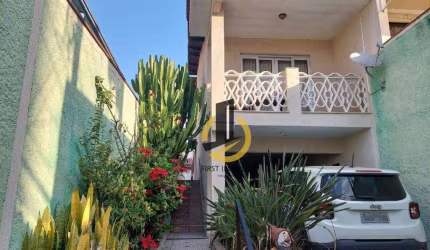 Casa à venda com 194m² no Jardim do Mar - 4 dormitórios (2 suítes) - Churrasqueira - Móveis planejados - 3 vagas - São Bernardo do Campo