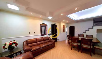 Casa à venda - 205m² - 3 dormitórios (1 suíte) - 4 banheiros - 2 vagas - Mobiliado - em São Caetano do Sul