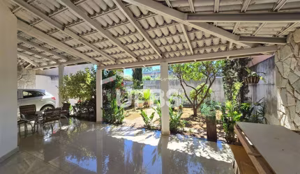 Casa com 3 quartos no charmoso Parque das Flores