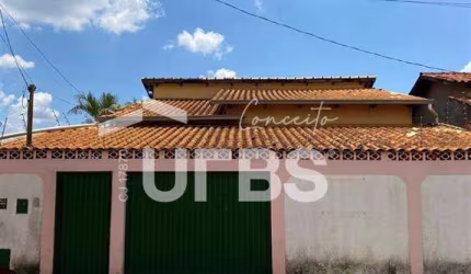 CASA OPORTUNIDADE DE 290 m² - Térrea