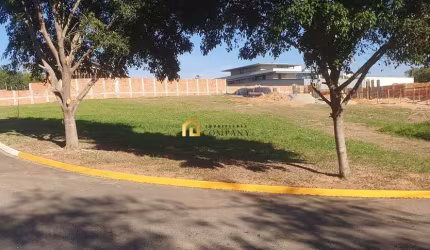 Condomínio Villa Toscana - Terreno de esquina à venda no Condomínio Vila Toscana em Votorantim/SP