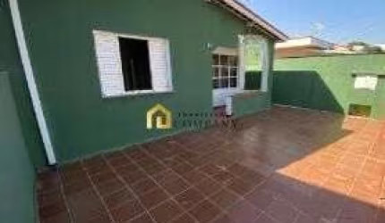 Casa térrea à venda com 02 quartos, 02 banheiros e duas vagas de garagem, no bairro Divino - Sorocaba/SP