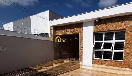 Casa térrea Comercial/Residencial no Coração de Votorantim!