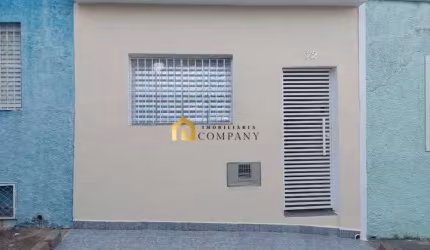Casa térrea na Vila Santana, com dois quartos, na região central da cidade de Sorocaba/SP