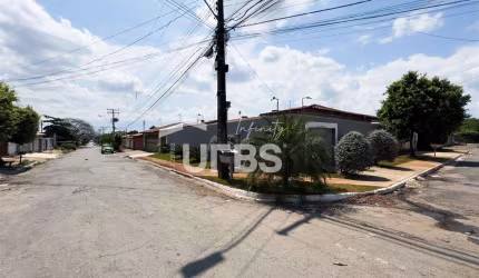 CASA BEM LOCALIZADA NO JARDIM GUANABARA
