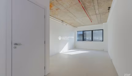 Sala comercial para alugar na Avenida Getúlio Vargas, 4831, Centro, Canoas, 34 m2 por R$ 1.800