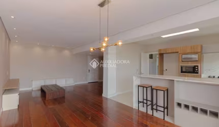 Apartamento com 3 quartos para alugar na Rua Ângelo Possebon, 165, Centro, Canoas, 141 m2 por R$ 4.500