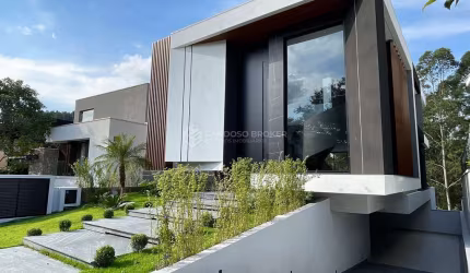 Lindo sobrado exclusivo á venda em Santana de Parnaiba, TAMBORÉ 11, com umas das melhores região pa