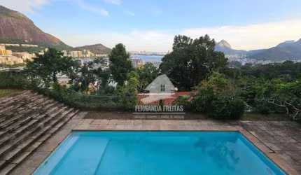 Casa triplex à venda de 4 quartos, 900m² por R$9.000.000  no Jardim Botânico - Rio de Janeiro/RJ