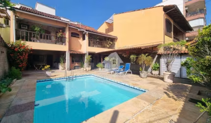 Casa duplex à venda de 5 quartos, 377m² por R$1.800.000 - Freguesia - Jacarepaguá - Rio de Janeiro / RJ