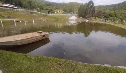 SÍTIO COM LAGO EM NAZARÉ PAULISTA SP.