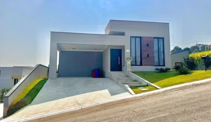 Linda casa no Flamboyan, estilo chácara