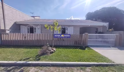 Casa com piscina proxima do mar - Pontal do Paraná - Pr