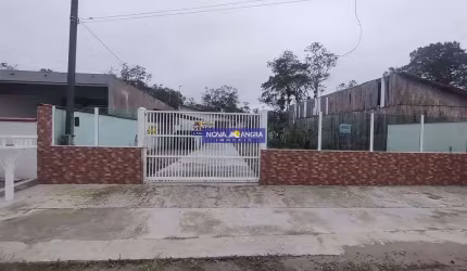 Residencia em alvenaria com aproximadamente 66m² de construção