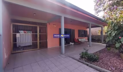 Residência em alvenaria e laje 154m²  de construção - prox do mar