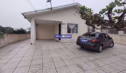 Residencia em alvenaria com aproximadamente 100m² de construção