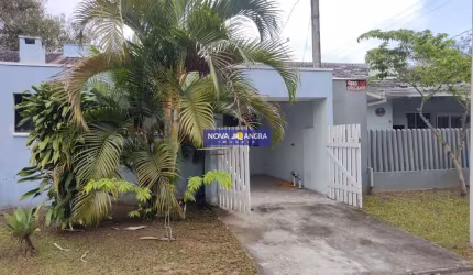 Residencia com 02 dormitórios sendo 01 suíte á 2 quadras do mar