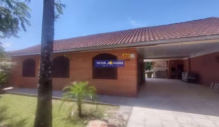 Casa com Piscina prox do mar