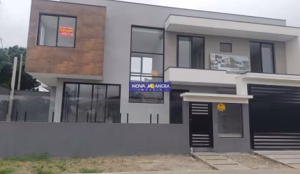 Sobrado com 3 Suíte próximo ao mar