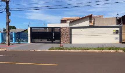 Casa para Venda em Campo Grande, Panorama, 4 dormitórios, 2 suítes, 3 banheiros, 5 vagas