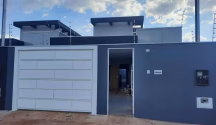 Casa para Venda em Campo Grande, Rita Vieira, 3 dormitórios, 3 suítes, 4 banheiros, 2 vagas