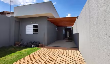 Casa para Venda em Campo Grande, Residencial Oliveira, 3 dormitórios, 1 suíte, 2 banheiros, 2 vagas