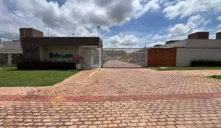 Casa em Condomínio para Locação em Campo Grande, Vila Santa Luzia, 3 dormitórios, 1 suíte, 2 banheiros, 2 vagas