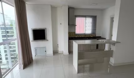 Apartamento com 4 suítes, no centro da cidade com laser completo e 2 vagas de garagem.