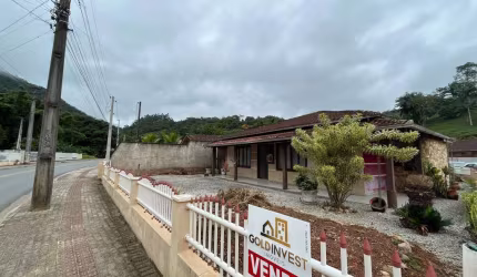 Casa grande com 4 Quartos + 2 Banheiros no Cedro Alto a 15 km do centro de Brusque
