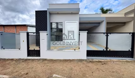 Casa baixa com 2 suítes localizada no bairro Guabiruba sul a 5 minutos do Centro da Cidade