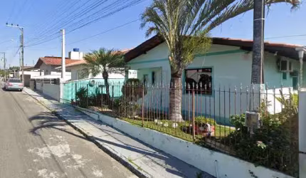 Excelente Casa á Venda no Bairro Planalto