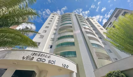 Excelente apartamento de 1 suíte + 2 dormitórios no Centro