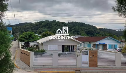 Casa 100% mobiliada com 3 quartos no Bairro Guabiruba Sul