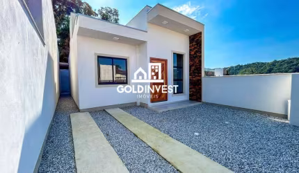 Casa nova com passagem lateral Bairro Primeiro de Maio