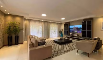 Casa alto padrão próximo ao Centro (aceita permuta)