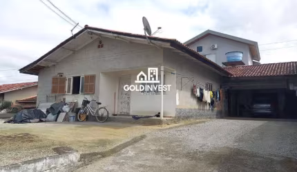 Casa a venda no bairro Dom Joaquim c 3 quartos