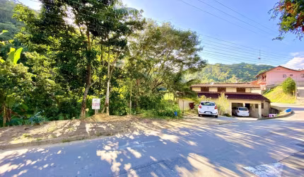 Terreno com 769 m² no Centro de Brusque ótima localização com escritura (pode ser financiado)