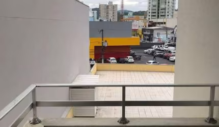 Apartamento com 2 quartos sendo 1 Suíte no centro da cidade de Brusque