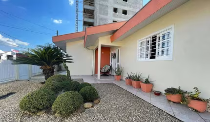 Casa à venda, 4 quartos, 2 suítes, 2 vagas, São Luiz - Brusque/SC