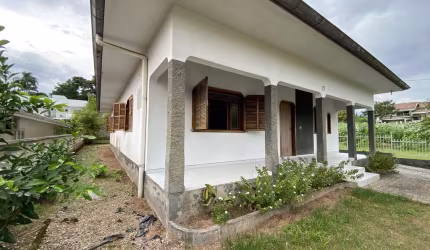 Casa com 3 quartos sendo 1 Suíte