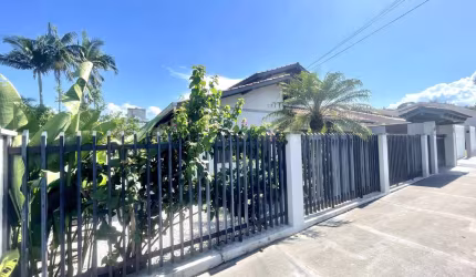 Casa à venda, 3 quartos, 2 vagas, Jardim Maluche - Brusque/SC