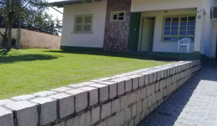 Casa para venda com 3 quartos sendo 1 suite no bairro Aguas Claras em Brusque